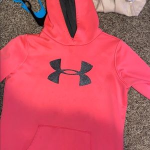 Pink under armor sweatshirt M in kids